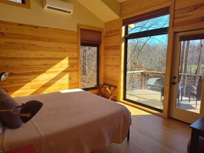 2 bedrooms, iron/ironing board, free WiFi, bed sheets - RATED A TOP RIVER CABIN In Virginia. Stunning views! The heart of Nelson County. (Faber)