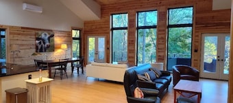 RATED A TOP RIVER CABIN In Virginia. Stunning views! The heart of Nelson County.