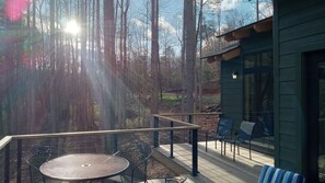 Outdoor dining - RATED A TOP RIVER CABIN In Virginia. Stunning views! The heart of Nelson County. (Faber)