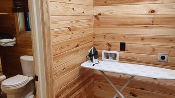 Combined shower/bathtub, hair dryer, towels, soap