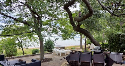 Come Enjoy this Cozy Cottage and Relax