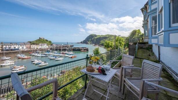 Unclassified image, 1 of 44, button - 5 Bed in Ilfracombe (oc-stagn) (Ilfracombe)
