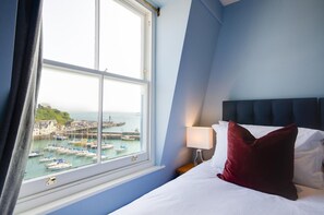 5 bedrooms, iron/ironing board, free WiFi, bed sheets