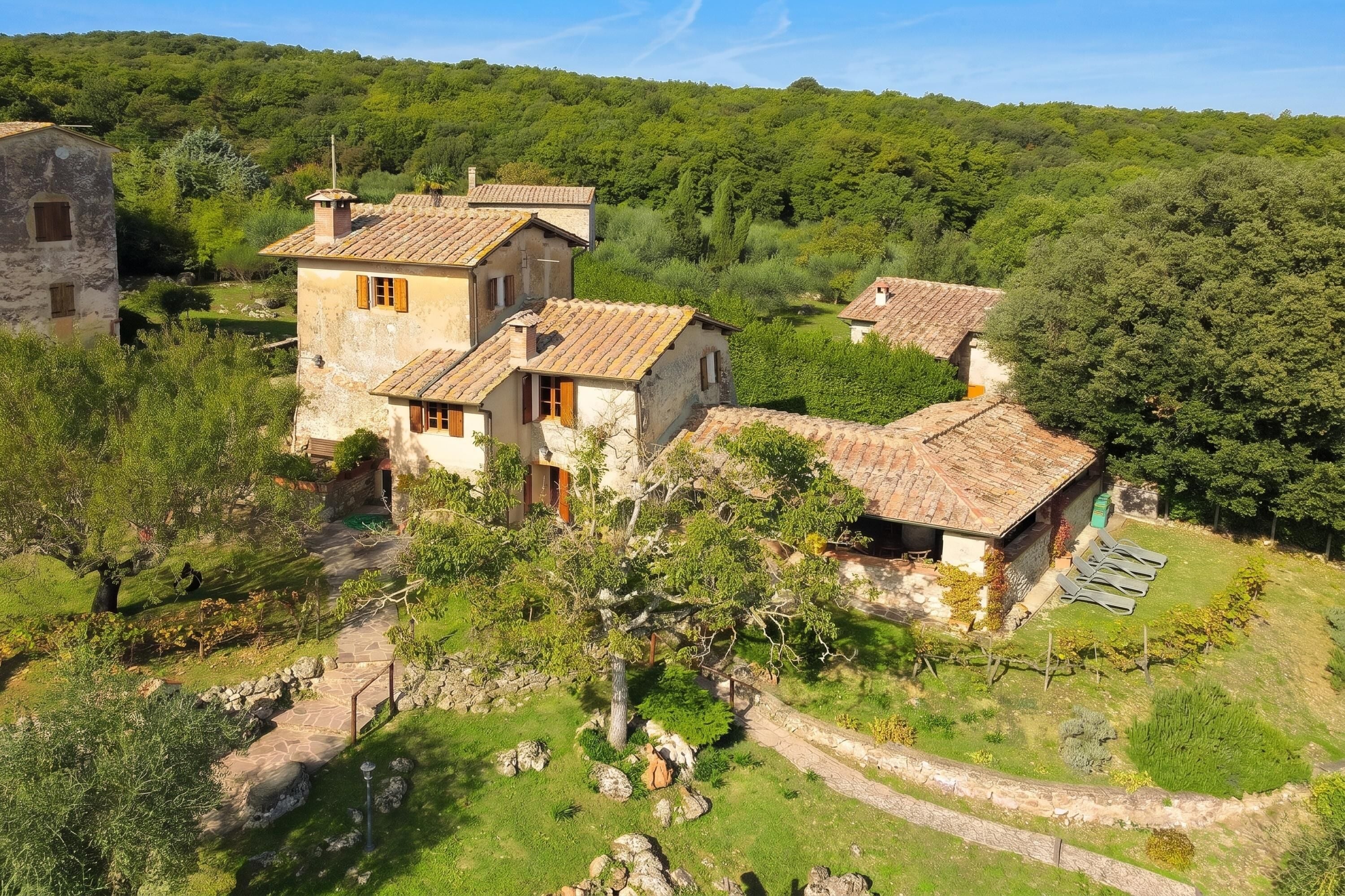 Casa familiare, camere multiple, 2 bagni, lato montagna (Il Fortino) | Esterni