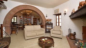 Casa familiare, camere multiple, 2 bagni, lato montagna (Il Fortino) | Interni