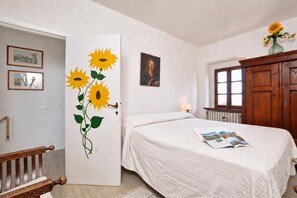 Family House, 2 Bedrooms, 2 Bathrooms, Mountainside (Il Fortino)