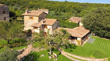 Familienhaus, 2 Schlafzimmer, 2 Bäder, Bergseite (Il Fortino) | Außenbereich