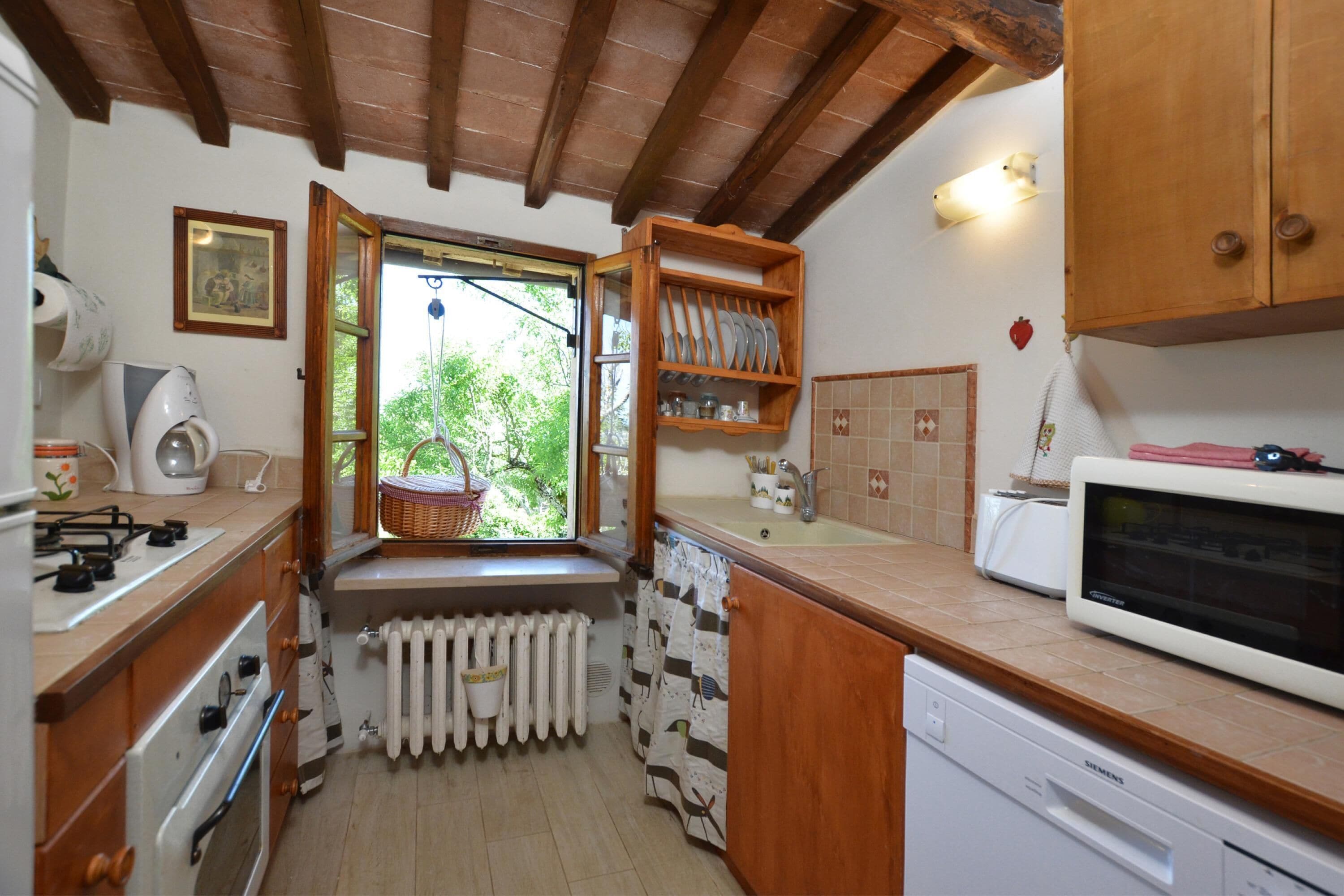 Maison Familiale, plusieurs chambres, 2 salles de bains, côté montagne (Il Fortino) | Cuisine privée