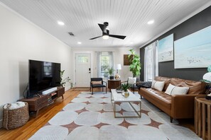 Smart TV, table tennis, books, stereo