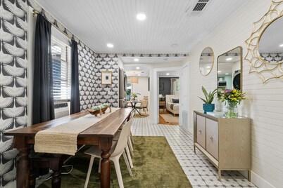 Comfortable Downtown Pensacola Stay • Pet Friendly Yard • Fire Pit • Game Room