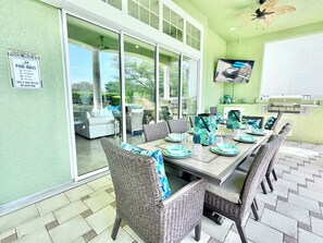 Outdoor dining - Bespoke Disney Themed Mansion w/ In-Law Suite and Concierge in Exclusive Resort (Reunion)