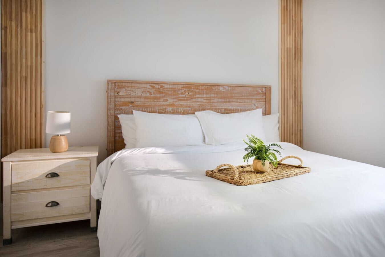 2 habitaciones, tabla de planchar con plancha, cuna de viaje y wifi 