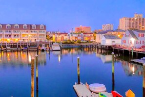 Marina - Stunning Water Views - Fireplace - Chelsea Harbor (Atlantic City)