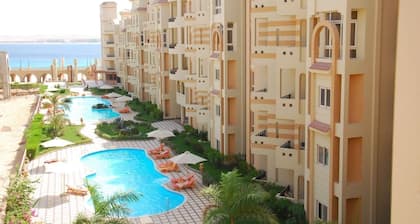 2-BR Sea-View Apartment in Sahl-Hasheesh, Hurghada