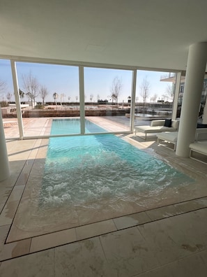 Innenpool, Außenpool