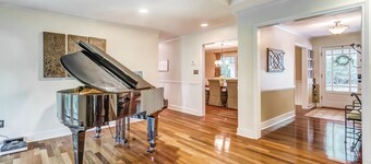 Huge Secluded Lakeside Super Private Gorgeous Retreat
