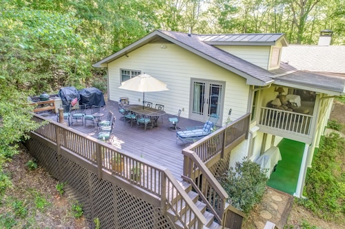 Huge Secluded Lakeside Super Private Gorgeous Retreat