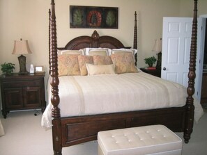 2 bedrooms, desk, free WiFi, bed sheets - UNAVAILABLE: Luxury Condominium, High Season, in desirable Sarasota FL (Sarasota)