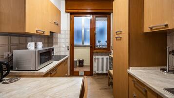 Fridge, microwave, stovetop, toaster