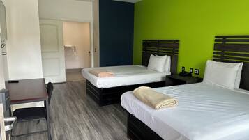 Room, 2 Queen Beds, Accessible, Non Smoking