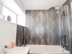 Cottage | Kamar mandi | Shower