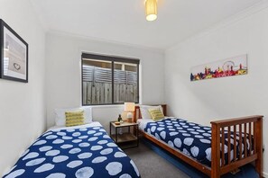 4 Schlafzimmer, Bügeleisen/Bügelbrett, kostenloses WLAN, Bettwäsche