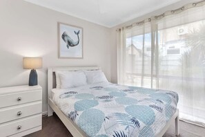 2 bedrooms, iron/ironing board, free WiFi, bed sheets