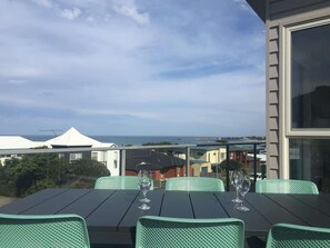 Outdoor dining - Ocean Loft - Ocean view Pet Friendly Free Wi-Fi (Apollo Bay)