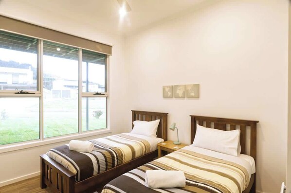 3 bedrooms, iron/ironing board, free WiFi, bed sheets