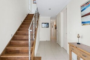 Interior - Beachside Bliss · Beachside Bliss with Secure yard l  Pet Friendly (Apollo Bay)