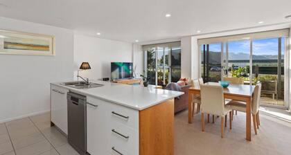 Apollo Blue Ocean View Unit -1A Free WIFI