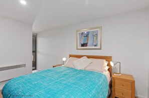 2 bedrooms, desk, iron/ironing board, travel crib