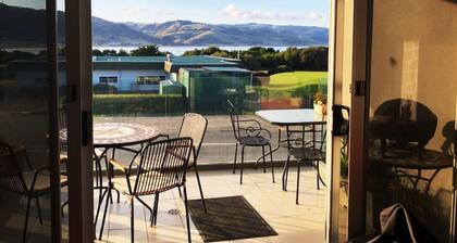 Apollo Blue Pearl ~ Oceanfront ~ Free Wifi