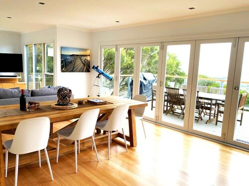 Apollo Ocean Blue Ocean View Wi-Fi Pet Friendly
