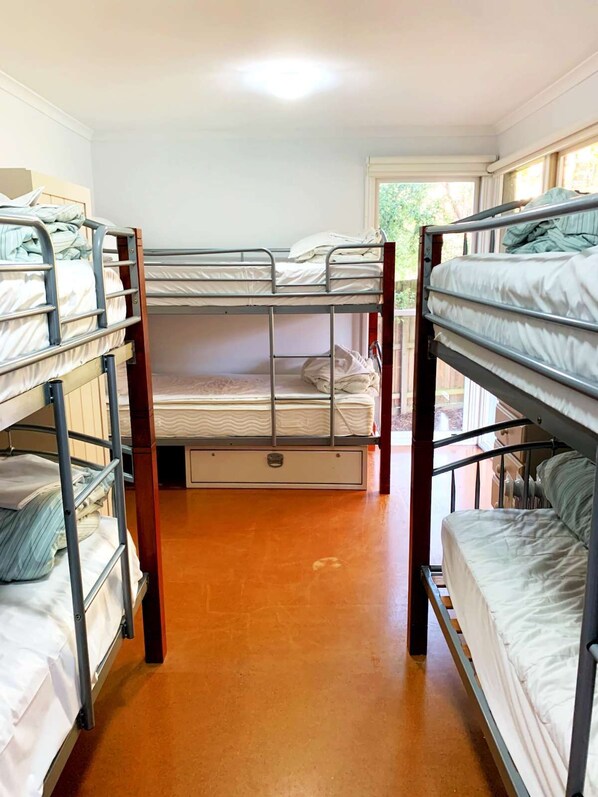3 chambres, fer et planche à repasser, Wi-Fi gratuit, draps fournis