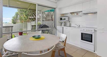 Bay Beach Studio Opposite the Beach and Main Shops