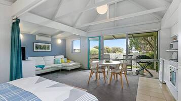 1 bedroom, desk, iron/ironing board, free WiFi