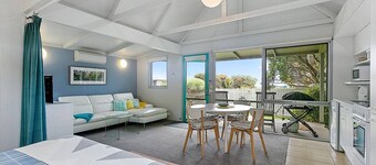 The Bay Beach Studio - Free Wifi