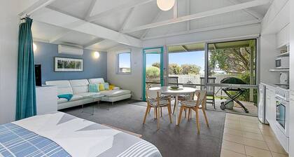 The Bay Beach Studio - Free Wifi