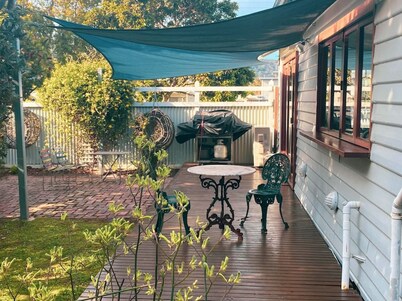 Lighthouse Retreat - Pet Friendly Free Wifi