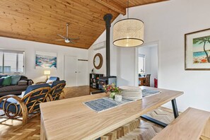 Interior - Landcastle - Family Friendly Home (Apollo Bay)