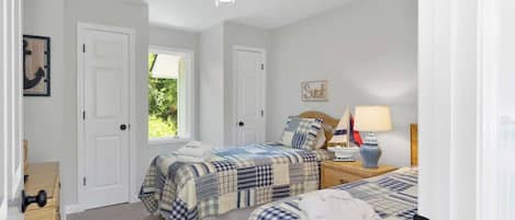 6 bedrooms, iron/ironing board, free WiFi, bed sheets