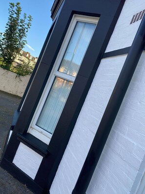 숙박 시설 정면