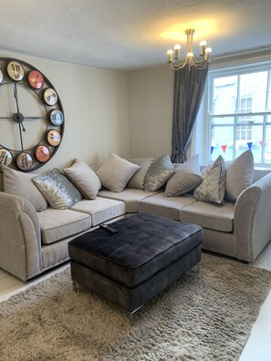 Apartment | Living room