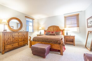 3 dormitorios, tabla de planchar con plancha, Internet y ropa de cama
