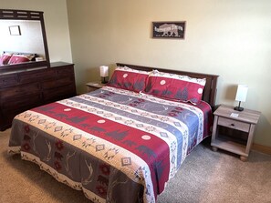 3 bedrooms, travel crib, WiFi, bed sheets - Beartracks Retreat (Dubois)