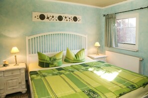 1 Schlafzimmer, Reisekinderbett, kostenloses WLAN, Bettwäsche