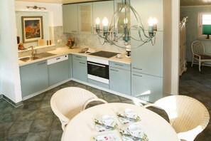 Kühlschrank, Ofen, Herdplatte, Geschirrspüler