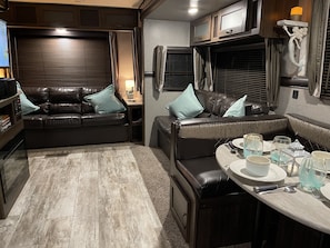 Smart TV, books, stereo