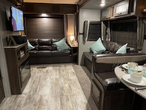 Smart TV, books, stereo